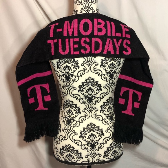 T Mobile Tuesday’s Scarf. - Picture 1 of 1